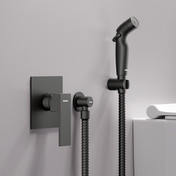 537510300 Gala Смеситель Damixa монтируемый в стену с гигиеническим душем, черный