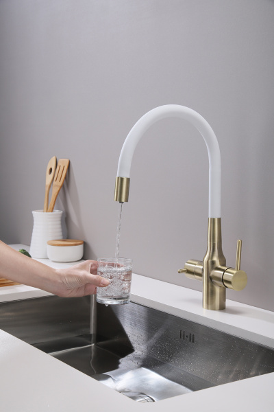 Смеситель для кухни Paulmark SALIX Sa213419-BRw, бронза/белый