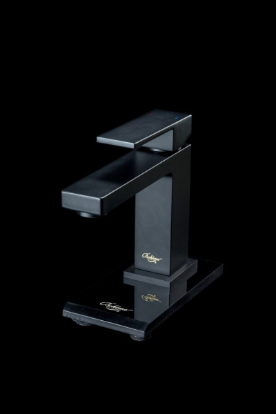 Cмеситель для раковины Boheme Qubic Matt Black 471-B