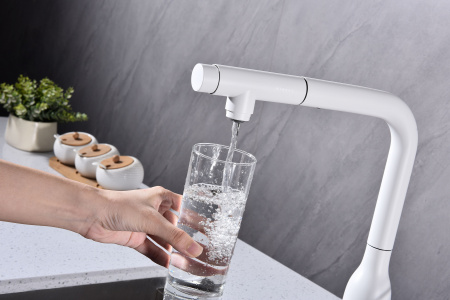 Смеситель для кухни Paulmark URBAN Ur213104-431, белый матовый