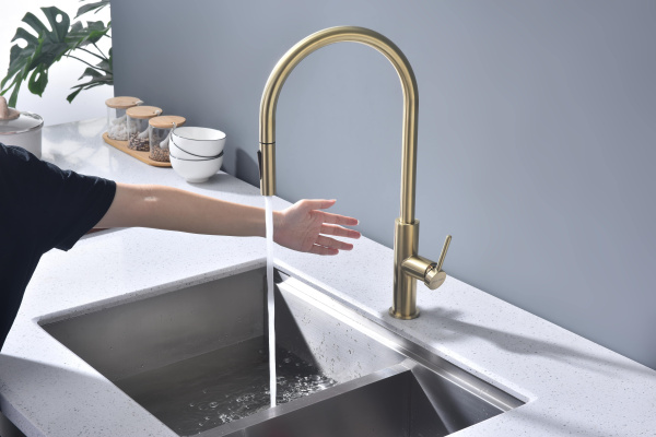 Смеситель для кухни Paulmark SENSO Se215180-SBG, светлое брашированное золото