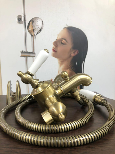 Смеситель для ванны Bravat Art F675109U-B1-RUS, бронза