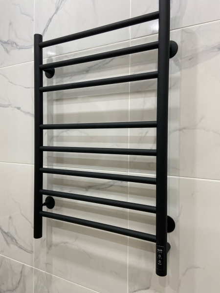 Полотенцесушитель Электрич. с/т GROIS Laura GR-132 500x 800 RAL 9005 П8 U черный матовый