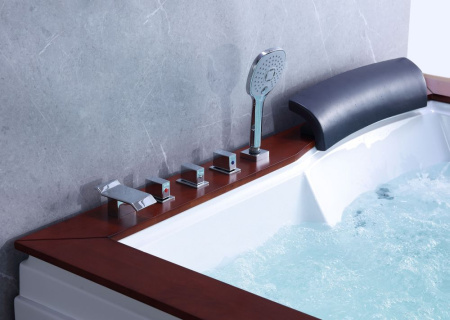 Акриловая ванна Gemy G9052 II K L