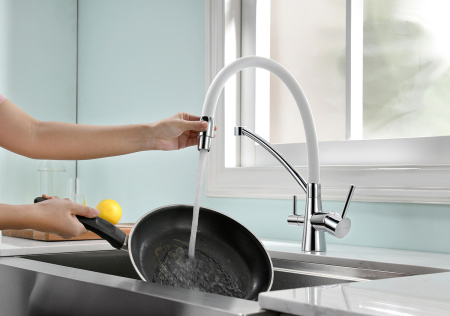 Смеситель для кухни Paulmark SIЕGEN Si213111-CRw, хром/белый