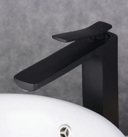 Смеситель для умывальника Rea SONIC BLACK BAT-09854