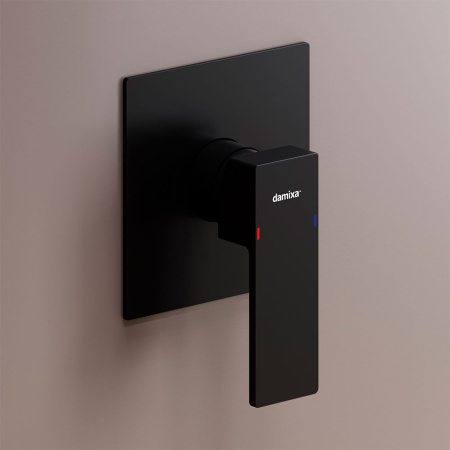 537500300 Gala Смеситель для душа Damixa монтируемый в стену, чёрный