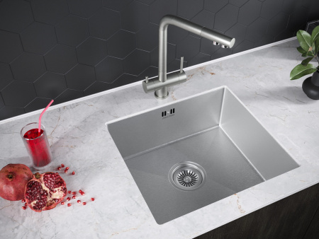 Смеситель для кухни Paulmark SKALEN Sk213020-SS, нержавеющая сталь