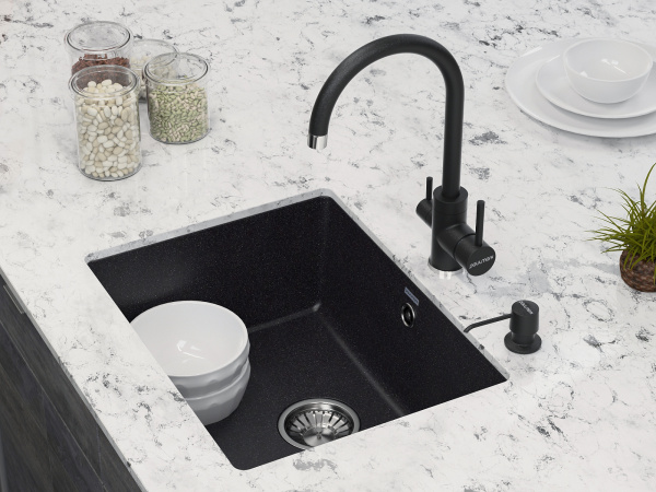 Смеситель для кухни Paulmark ESSEN Es213211-418(BLM), черный металлик