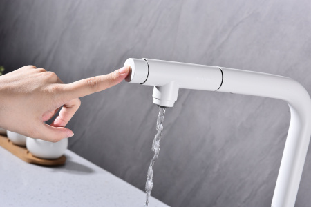 Смеситель для кухни Paulmark URBAN Ur213104-431, белый матовый