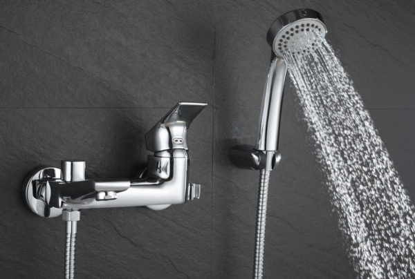 Смеситель для ванны D&K Rhein DA1293201, хром