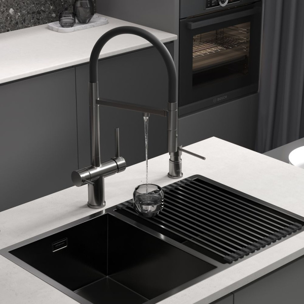 Смеситель Reflexion Lago RX9901BL для кухни с гибким изливом и подключением к фильтру, оружейная сталь