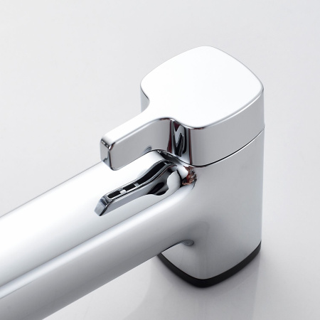 Комплект инсталляции Berges Аtom Line 410 с хромированной кнопкой, унитаз Lavinia Boho One Rimless 3302004R с крышкой, смеситель с гигиеническим душем Rose R1505F-2 и держатель для туалетной бумаги Rose RG1705, хром