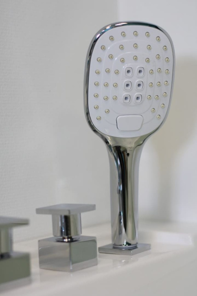 Акриловая ванна Cerutti SPAC-453  гидромассажная  180x80x58