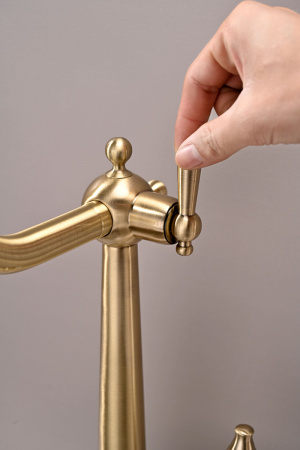 Смеситель для кухни Paulmark RETRO Re213226-BR, бронза