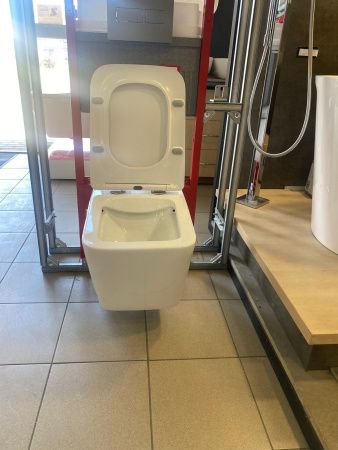 Комплект Styron STY-740+STY-800-2 хром-глянцевая кнопка смыва и подвесной безободковый унитаз Lekvo с тонким сиденьем для подвесного унитаза "soft-close" (520*340)