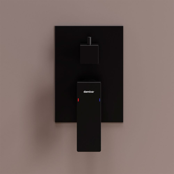 537100300 Gala Смеситель для душа Damixa монтируемый в стену, чёрный