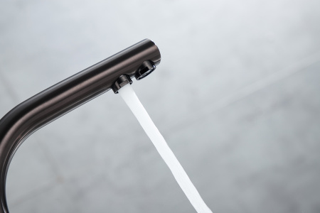 Смеситель для кухни Paulmark ESSEN Es213011-GM, вороненая сталь