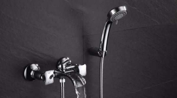 Смеситель для ванны D&K Hessen DA1383501, хром