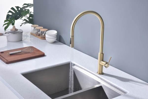 Смеситель для кухни Paulmark SENSO Se215180-SBG, светлое брашированное золото