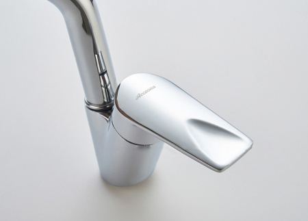 Смеситель для мойки Accoona А5410 с вытягивающейся лейкой, хром